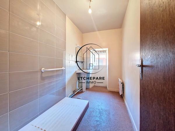 Garris (64120) Ensemble immobilier composé de 2 maisons