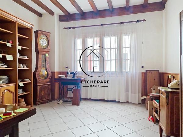 Garris (64120) Ensemble immobilier composé de 2 maisons