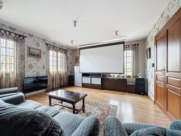 Maison 212 m2 à Fondettes proche du centre ville, 7 chambres