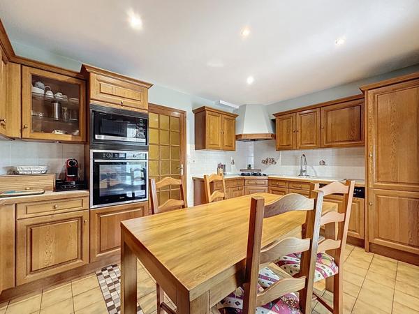 Maison 212 m2 à Fondettes proche du centre ville, 7 chambres