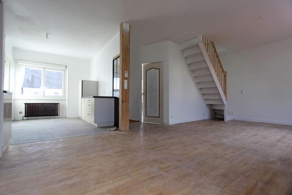 UNE MAISON RÉNOVÉE DANS LE QUARTIER DE MANOIR DES SALLES. -