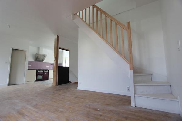 UNE MAISON RÉNOVÉE DANS LE QUARTIER DE MANOIR DES SALLES. -