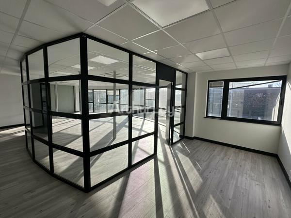 BUREAUX à VENDRE de 262 m²