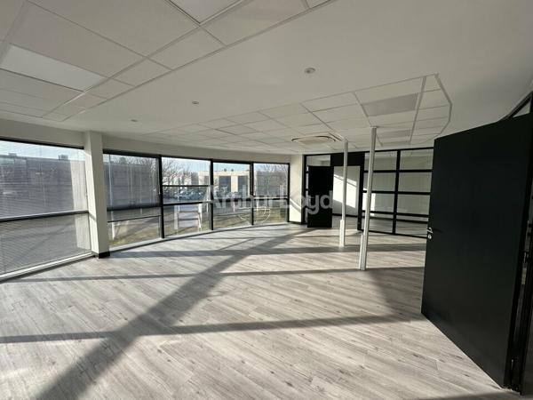 BUREAUX à VENDRE de 262 m²