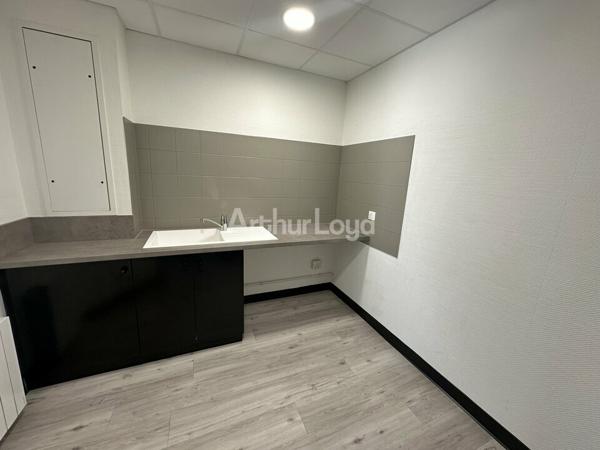 BUREAUX à VENDRE de 262 m²