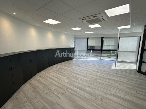 BUREAUX à VENDRE de 262 m²