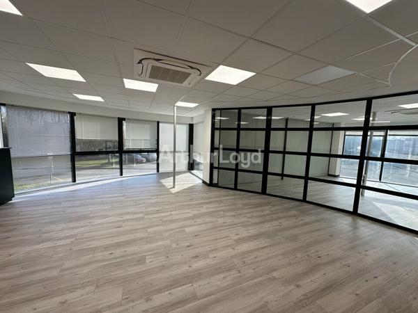 BUREAUX à VENDRE de 262 m²
