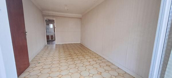 Appartement triplex à vendre à Étampes - 3 pièces avec terrasse et cave