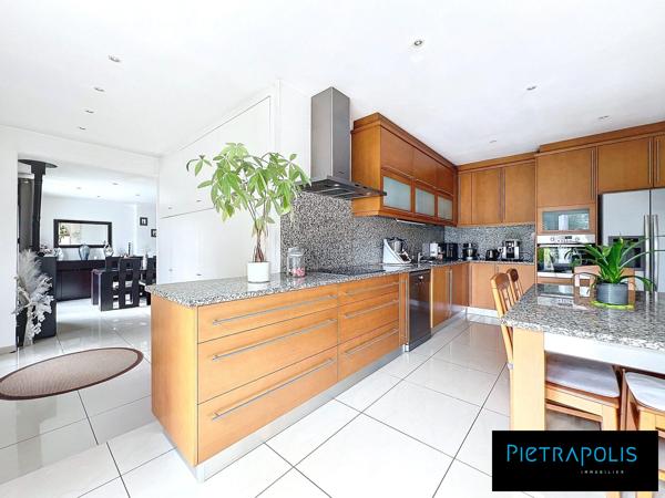 Maison familiale 160m² avec jardin piscinable 1100m² – 4 chambres – à 30 min de Lyon