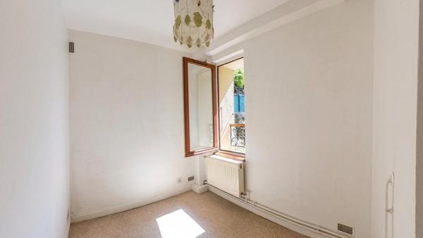 Maison 105m² Sur trois niveau avec jardin