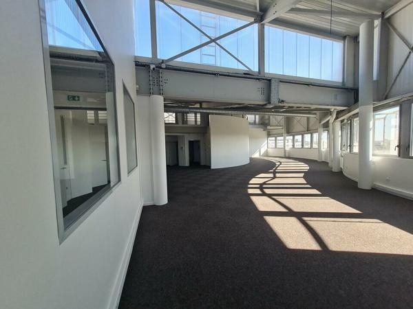 BUREAUX A LOUER - 72100 - LE MANS NOVAXUD 895 m²