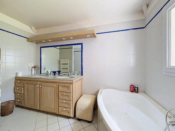 Maison 7 pièces                                        - 44410 Saint-Lyphard Réf : 122913