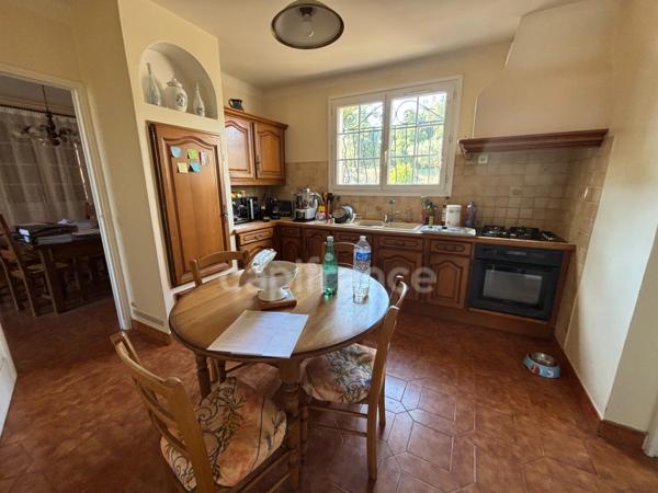 Maison de plain-pied de 240 m² à vendre LE CANNET DES MAURES (83), parcelle constructible détachable !!