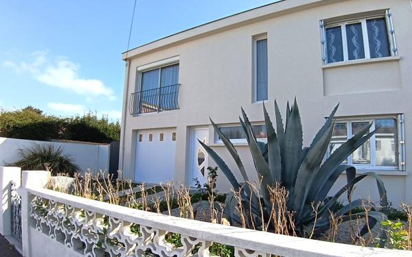 Maison à vendre    5 pièces •  La Rochelle