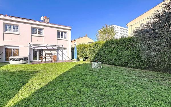 Maison à vendre    5 pièces •  La Rochelle