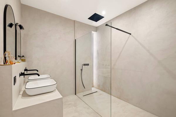 La renaissance d’une usine en maison d’architecte au coeur de Charly