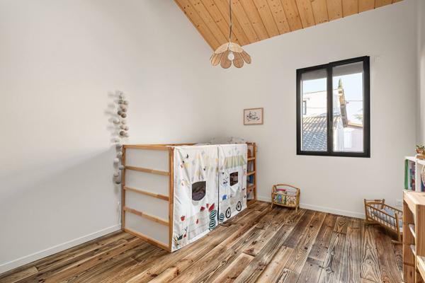 La renaissance d’une usine en maison d’architecte au coeur de Charly