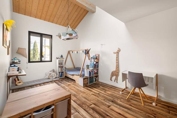 La renaissance d’une usine en maison d’architecte au coeur de Charly