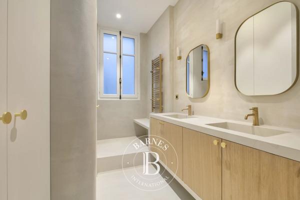 Paris 16ème, Appartement 1 Chambre -  53 m² à vendre