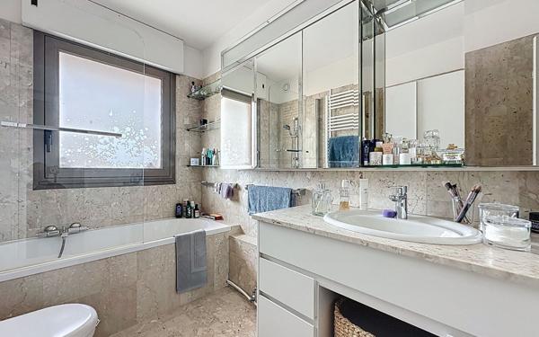 Appartement à vendre    4 pièces • 105,96 m2 Nice