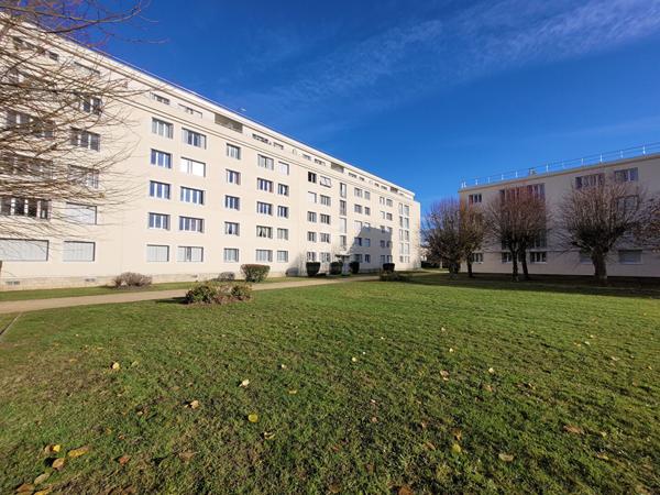 Appartement Saint Germain En Laye 4 pièce(s) 64.69 m2 325 000 € **  - Référence  17528