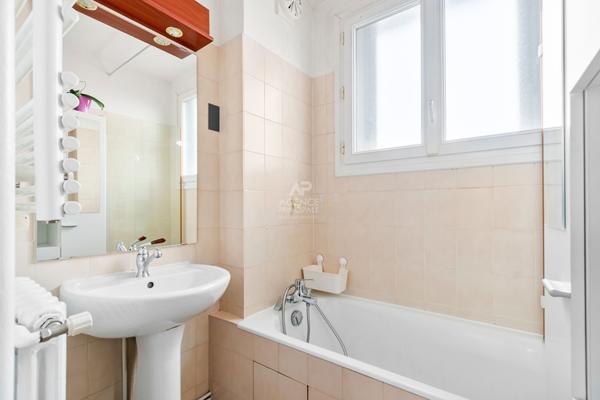 Appartement Saint Germain En Laye 4 pièce(s) 64.69 m2 325 000 € **  - Référence  17528