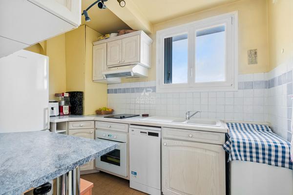 Appartement Saint Germain En Laye 4 pièce(s) 64.69 m2 325 000 € **  - Référence  17528