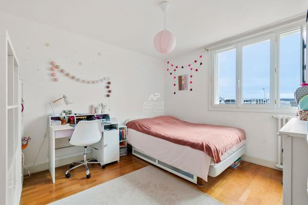 Appartement Saint Germain En Laye 4 pièce(s) 64.69 m2 325 000 € **  - Référence  17528