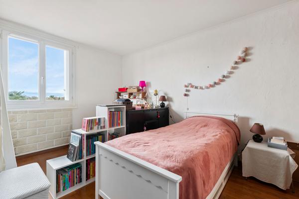 Appartement Saint Germain En Laye 4 pièce(s) 64.69 m2 325 000 € **  - Référence  17528