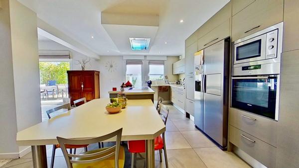 Maison contemporaine 236 m² avec piscine et suite parentale à AUGNY – proche METZ & LUXEMBOURG