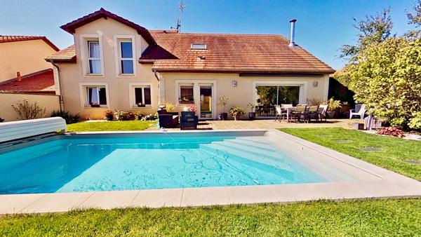 Maison contemporaine 236 m² avec piscine et suite parentale à AUGNY – proche METZ & LUXEMBOURG