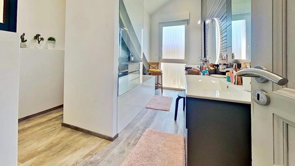 Maison contemporaine 236 m² avec piscine et suite parentale à AUGNY – proche METZ & LUXEMBOURG