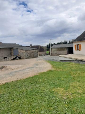 Propriete à vendre 6 pièces COUSSAC BONNEVAL (87)