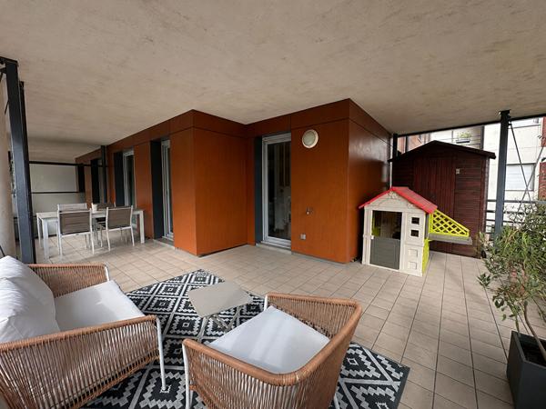 Appartement 4 pièces, TERRASSE 40 m² Massy Vilmorin DPE  C, DOUBLE BOX, GARE RER/ TGV