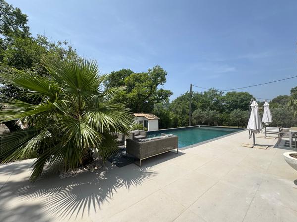 Draguignan Côte d'Azur- villa contemporaine + appartement- piscine grand garage