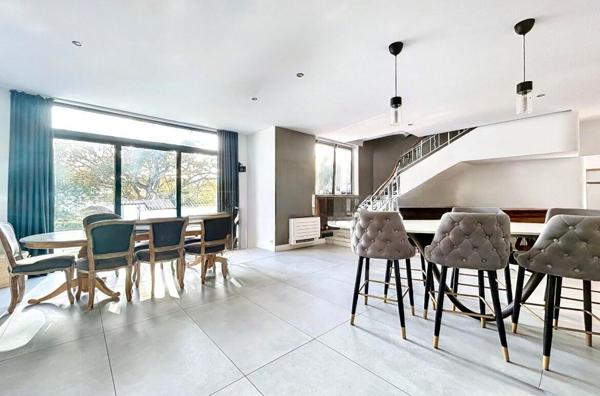 Draguignan Côte d'Azur- villa contemporaine + appartement- piscine grand garage