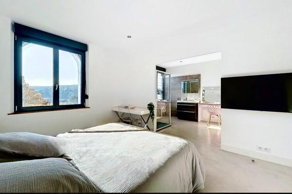 Draguignan Côte d'Azur- villa contemporaine + appartement- piscine grand garage