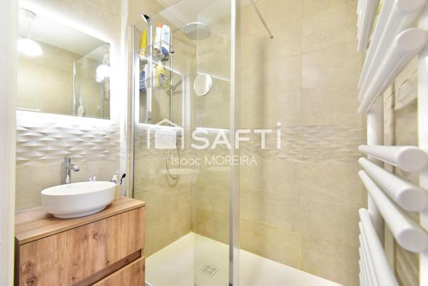 Appartement 2 chambres avec balcon, cave et parkings