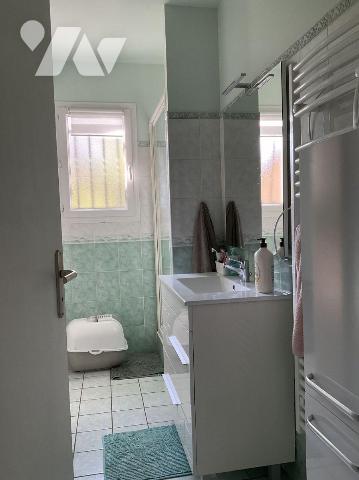 A VENDRE : Située entre SOUILLAC et GOURDON  (Lot - 46)  : Maison de plain-pied avec pigeonnier...