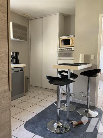 A VENDRE : Située entre SOUILLAC et GOURDON  (Lot - 46)  : Maison de plain-pied avec pigeonnier...