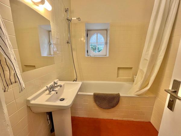 À louer F2 meublé de 65 m² au sein d'un lieu d'exception à SAINT-DENIS