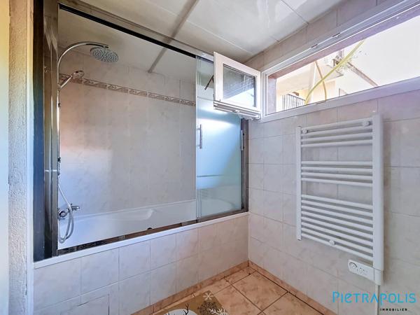 T3 84 m² en rez-de-jardin avec 75 m² d'extérieur – Crozet secteur Villeneuve