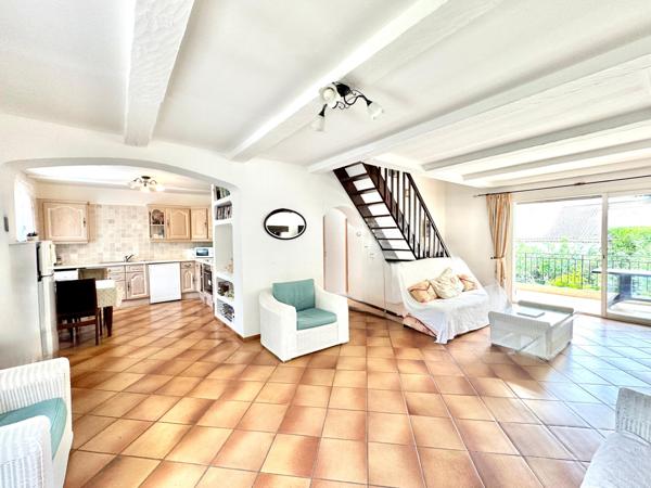 Fréjus tour de mare-maison 3 chambres piscine jardin avec entrée pour vehicules-baisse de prix !