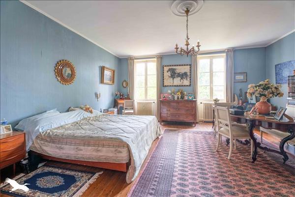 Maison à vendre |  Barbezieux-Saint-Hilaire |  11 pièces | 408 m²