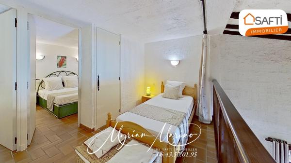 À VENDRE APPARTEMENT MEUBLÉ À 400M DES PLAGES - 83370 SAINT AYGULF