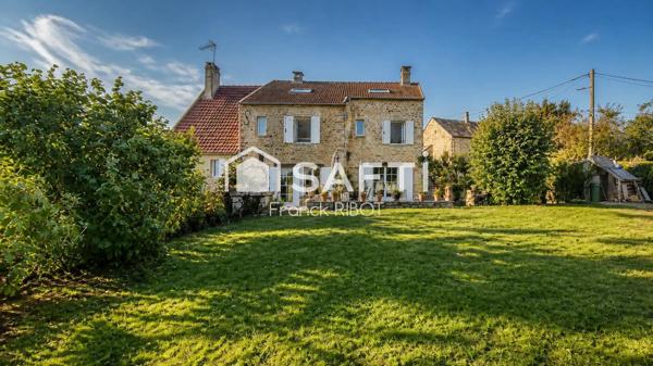 Belle maison en pierre rénovée de 215m2 avec terasse et jardin