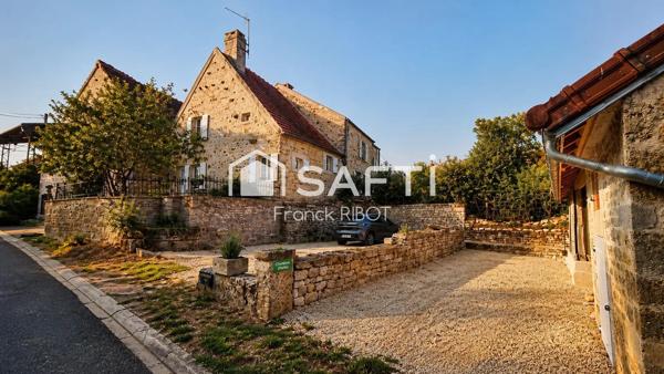 Belle maison en pierre rénovée de 215m2 avec terasse et jardin
