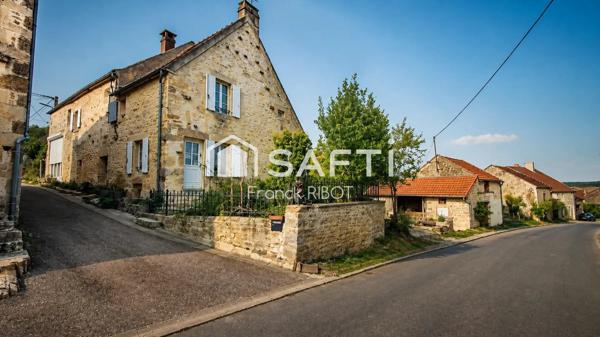 Belle maison en pierre rénovée de 215m2 avec terasse et jardin