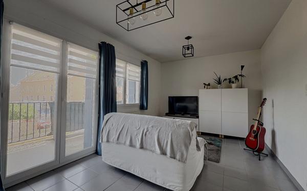 Immeuble à vendre    9 pièces • 213,17 m2 Genlis