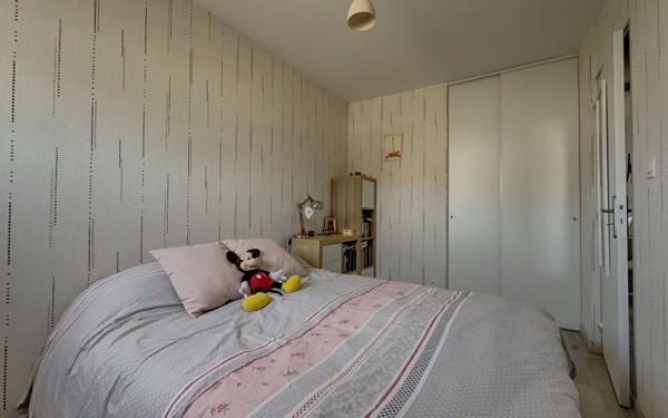 Immeuble à vendre    9 pièces • 213,17 m2 Genlis